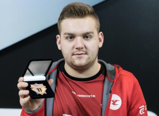 最佳亮点：在2025年BLAST Bounty春季赛中， Spirit 与 Heroic 的比赛