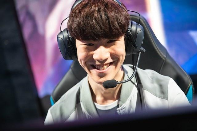 拳头音乐跑酷类游戏《海克斯炸欢天》今日正式发售